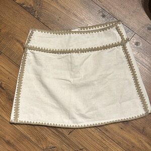 BLANK NYC
Ecru Denim Mini Skirt